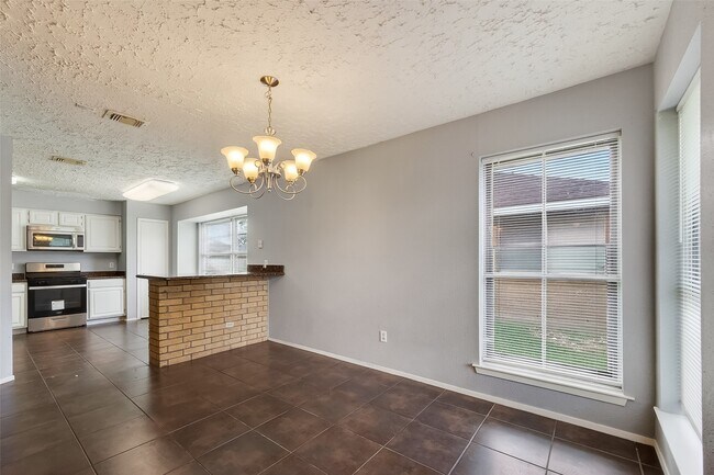 Building Photo - 319 Richvale Ln