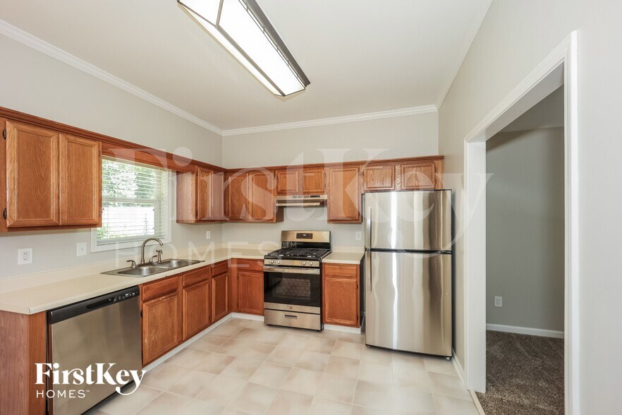 Building Photo - 42 Treetop Ln