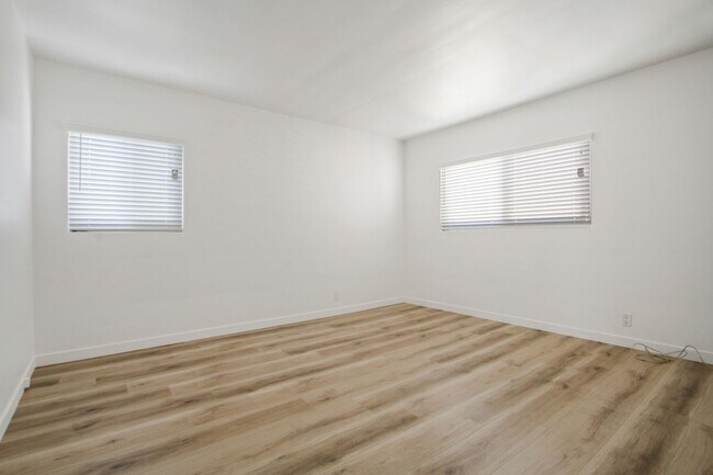 Building Photo - 1975 S Beverly Glen Blvd