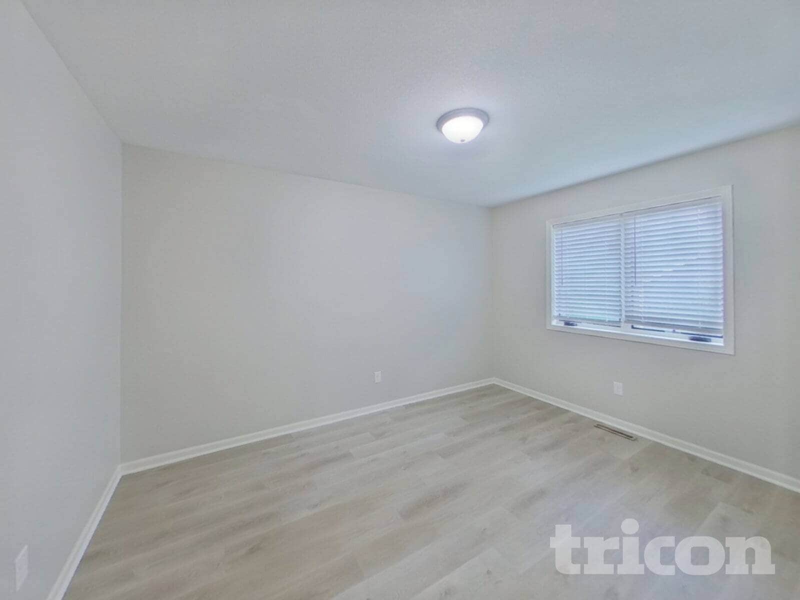 Building Photo - 209 Greenbriar Ln