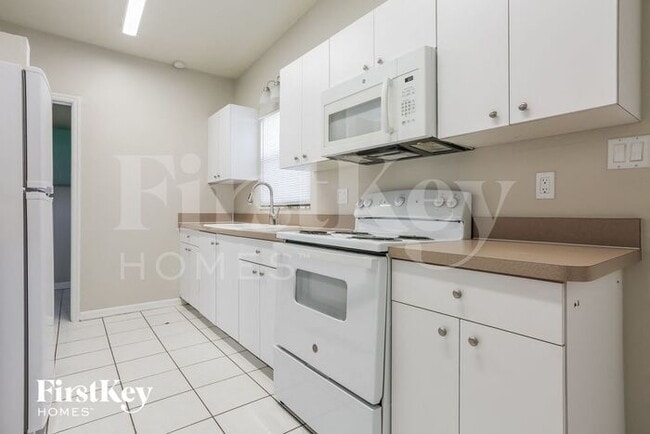 Building Photo - 21435 Gibralter Dr