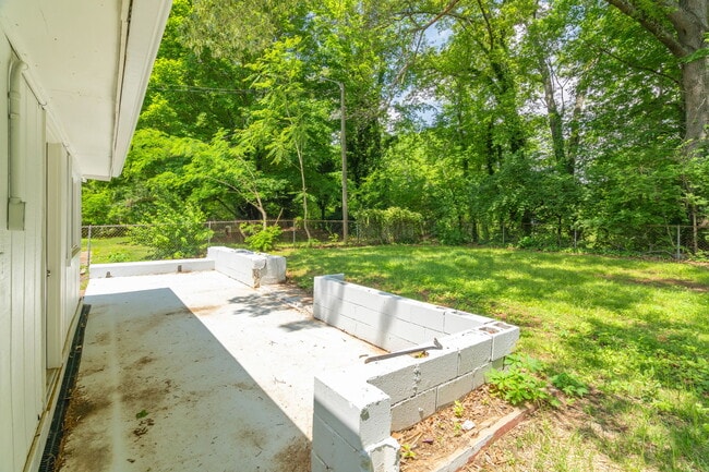 Building Photo - 415 Taliwa Dr