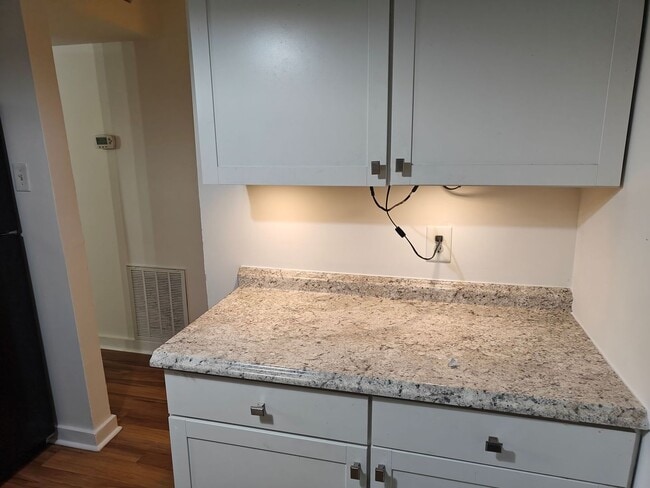 Building Photo - Two bedroom condo