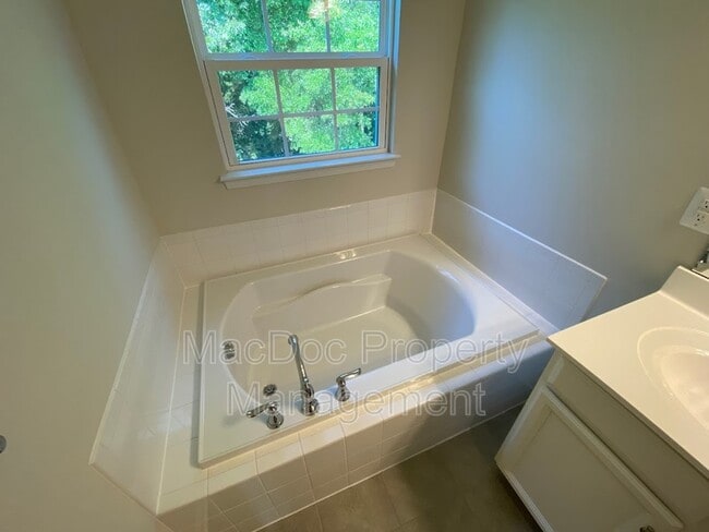 Building Photo - 9730 Cedarmass Cir