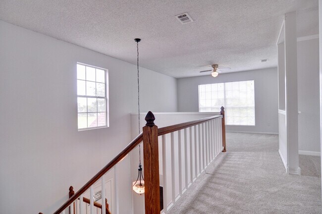 Building Photo - 2501 Country Creek Ln