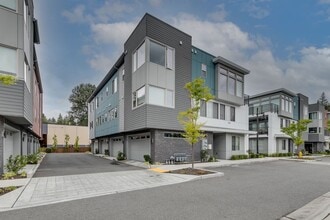 Building Photo - *Beautiful Modern 3 Bed Kirkland Townhome Available Now!*