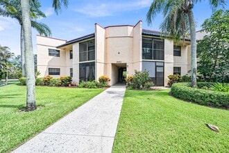 Building Photo - 2013 NE Collins Cir