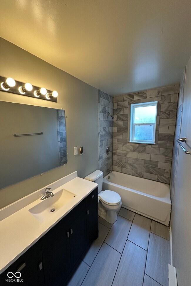 Building Photo - 4835 N Bolton Ave