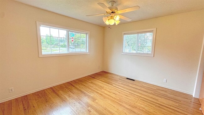 Building Photo - Comfortable 3 BD | 2 BA - Cedar Hills Neighborhood