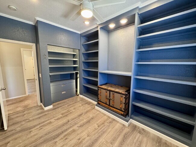 Building Photo - 11260 Jersey Way