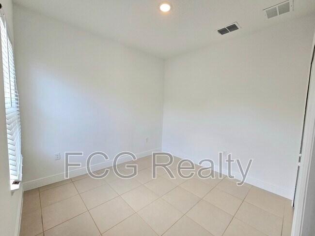 Building Photo - 15772 SW 37th Cir