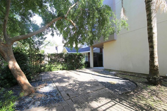 Building Photo - 1415 Bonnie Brae St