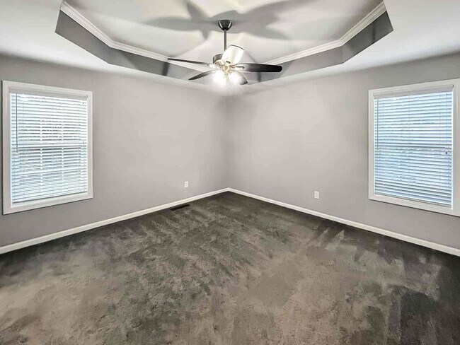 Building Photo - 670 Mitchell Dr