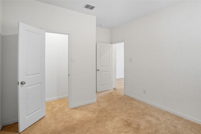 Building Photo - 14725 Mainstay Way