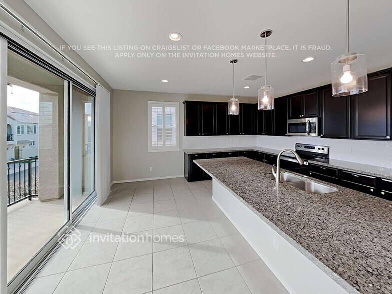 Building Photo - 4282 E Toledo St