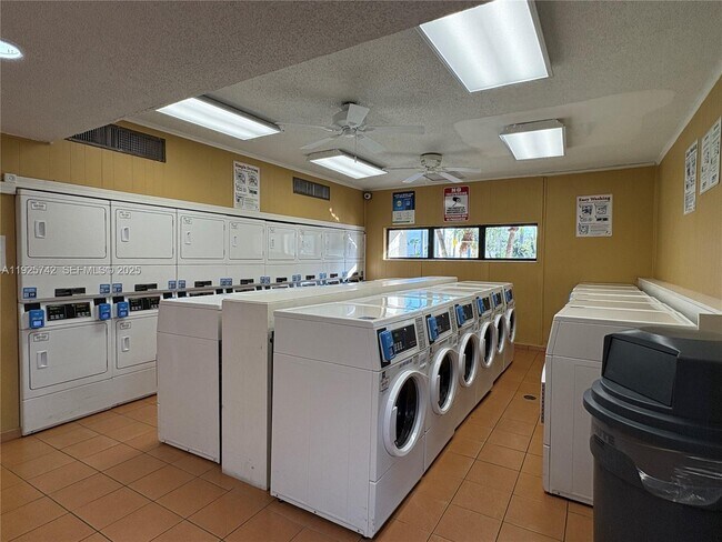 Building Photo - 7913 SW 104th St