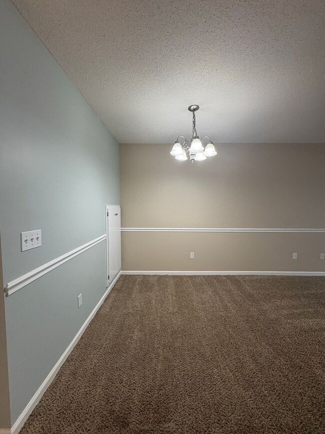 Building Photo - WAKEFIELD SUBDIVISION - Double Garage!  GRANITE COUNTERTOPS.