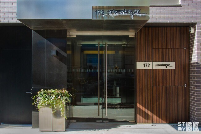 Building Photo - 172 Montague St