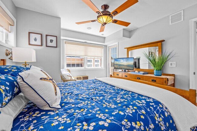 Building Photo - 28 N Colgate Ave