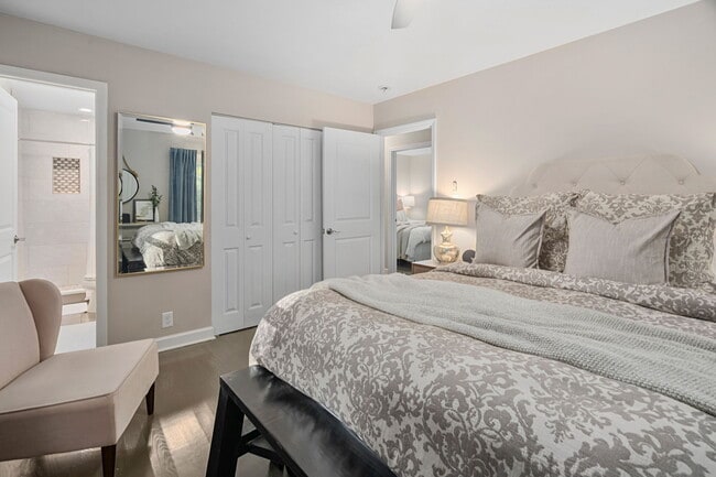 Building Photo - 3304 Glenridge Dr