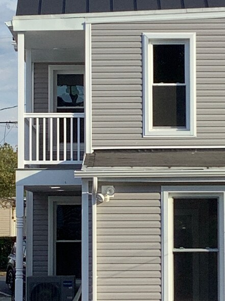 Building Photo - 407 Herman Ave