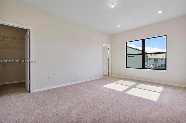 Building Photo - 2108 Appleton Cir N