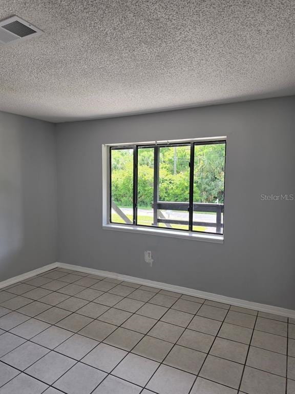 Building Photo - 2526 S Oak Ave