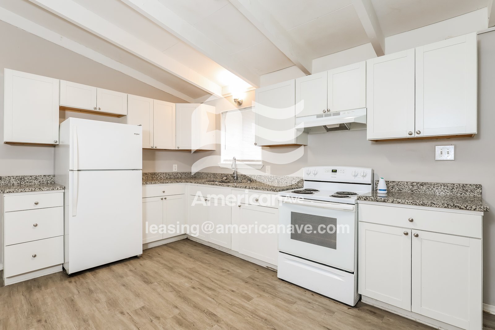 Building Photo - 2854 Revere St