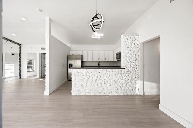 Building Photo - 3360 N 57th Dr