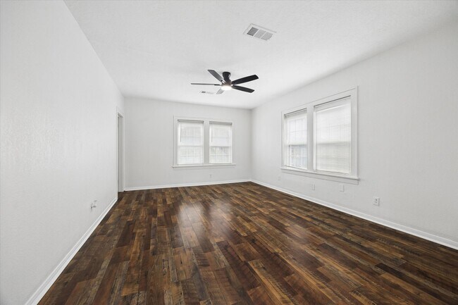 Building Photo - 2701 Truxillo St
