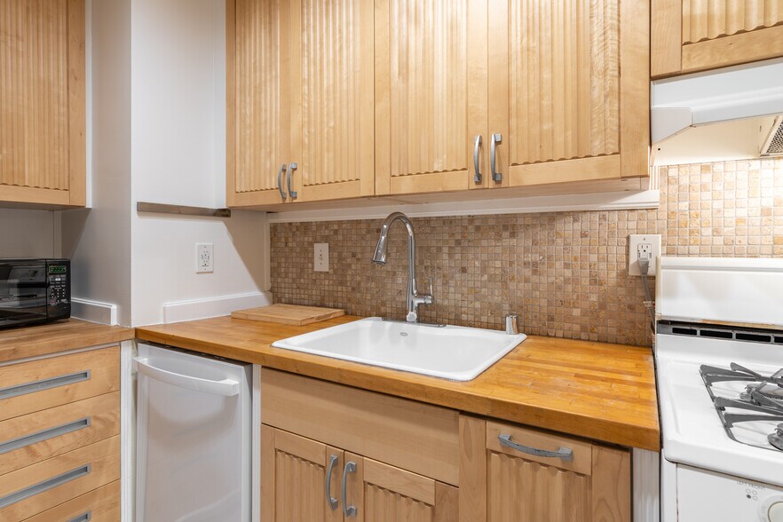 Building Photo - 2755 Ordway St NW