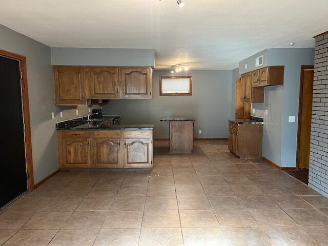 Building Photo - 5900 S River Hills Rd