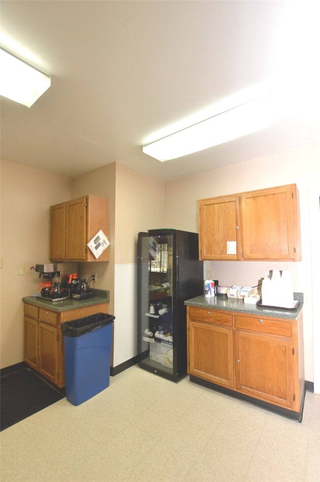 Building Photo - 703 Flower Field Ct