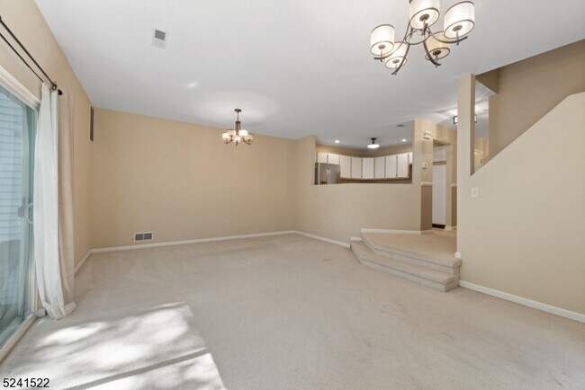 Building Photo - 45 Maple Ln