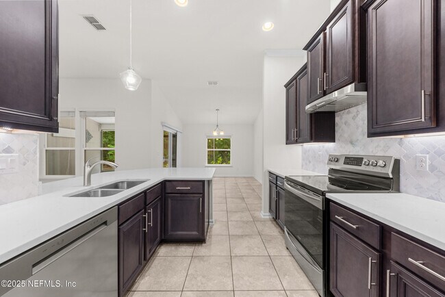 Building Photo - 11597 Paceys Pond Cir