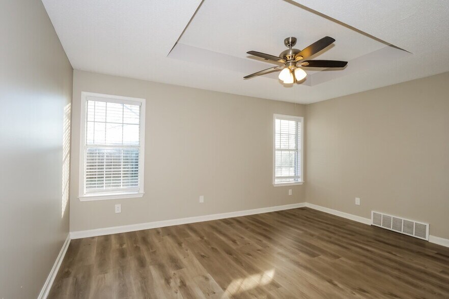 Building Photo - 2960 Woodland Ash Cove