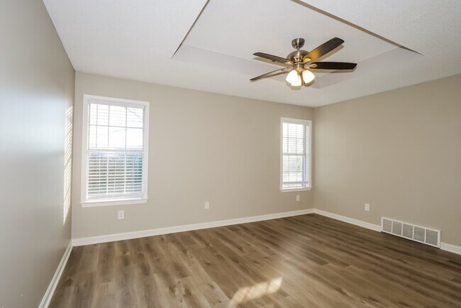 Building Photo - 2960 Woodland Ash Cove