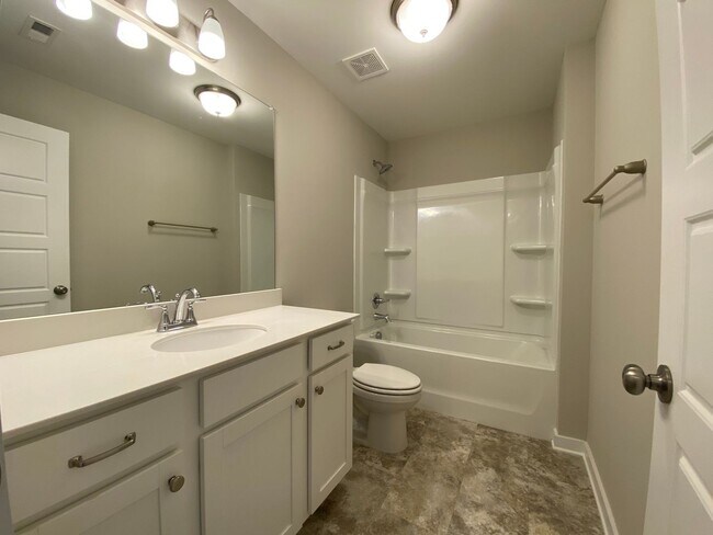 Building Photo - Home for Rent in Pinson, AL!!! Available to View!