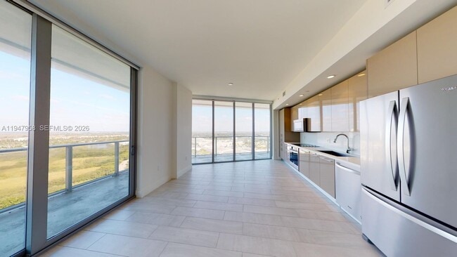 Building Photo - 2000 Metropica Wy