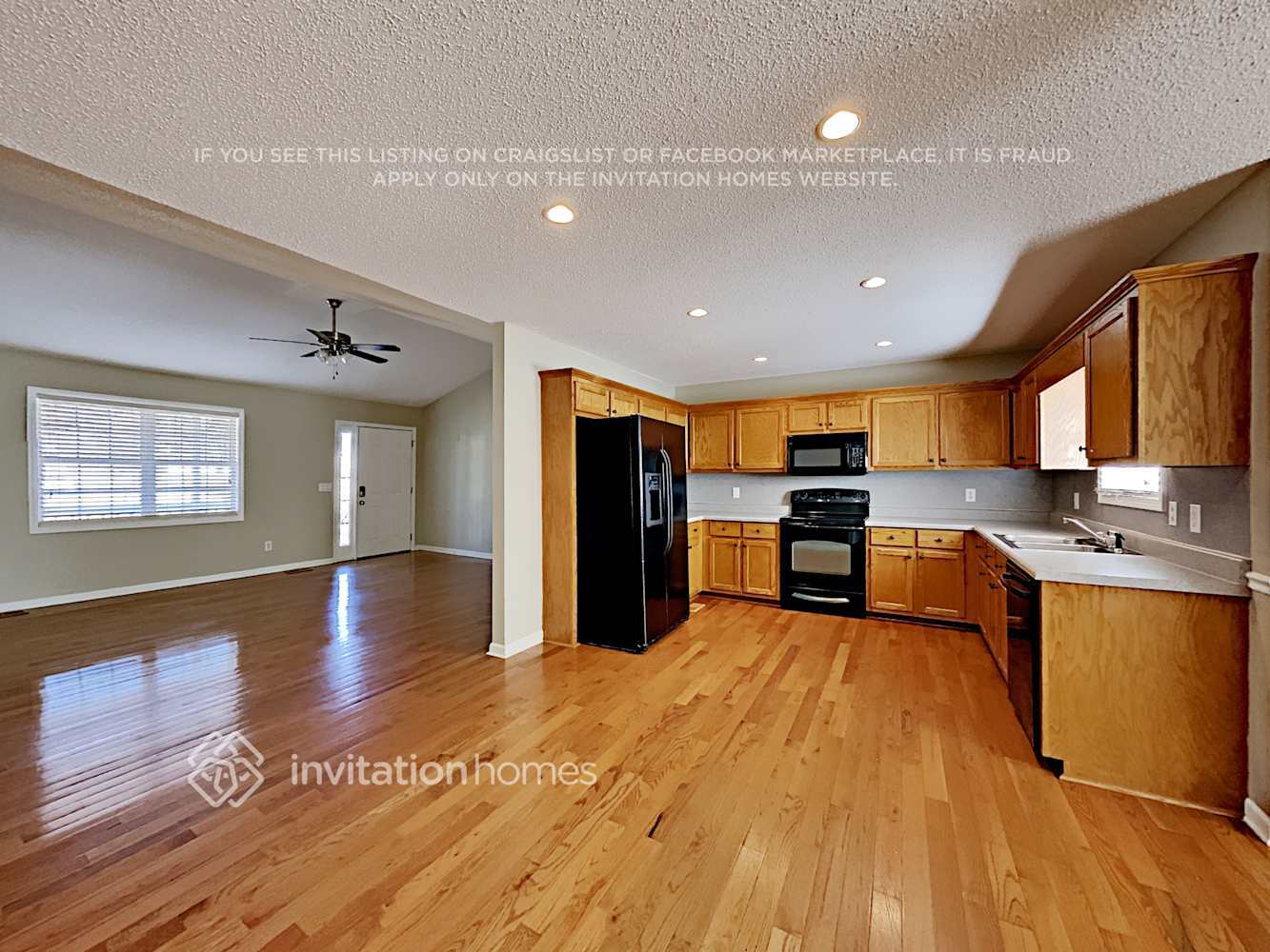 Building Photo - 25 Hedgerow Ct SE