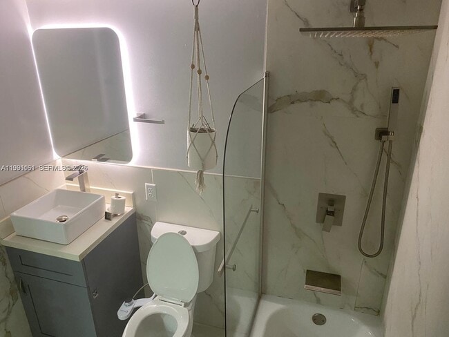 Building Photo - 2242 Polk St