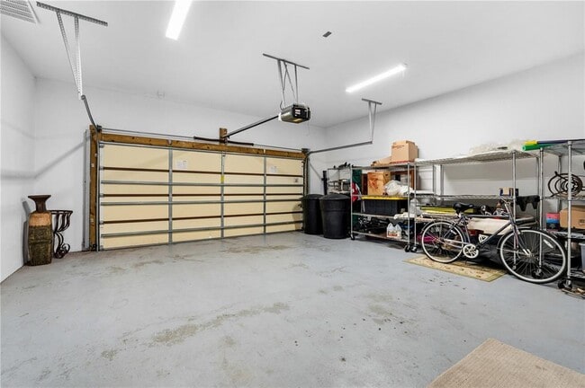 Building Photo - 515 5th Ave NE