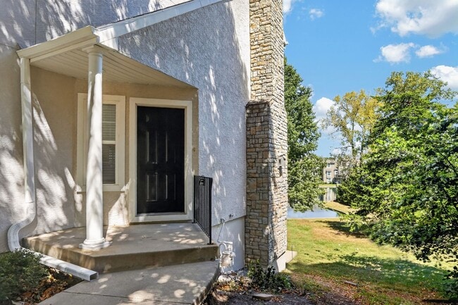 Building Photo - 15914 W 91st Terrace