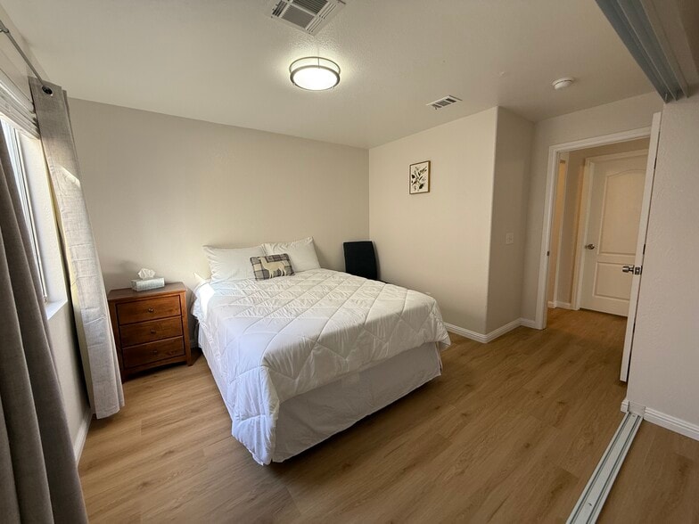 2nd Bedroom - 693 W Pacific Ave