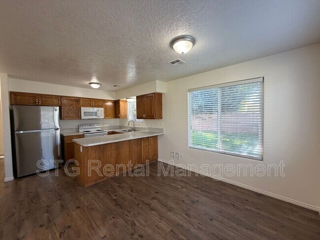 Building Photo - 473 E 1100 S