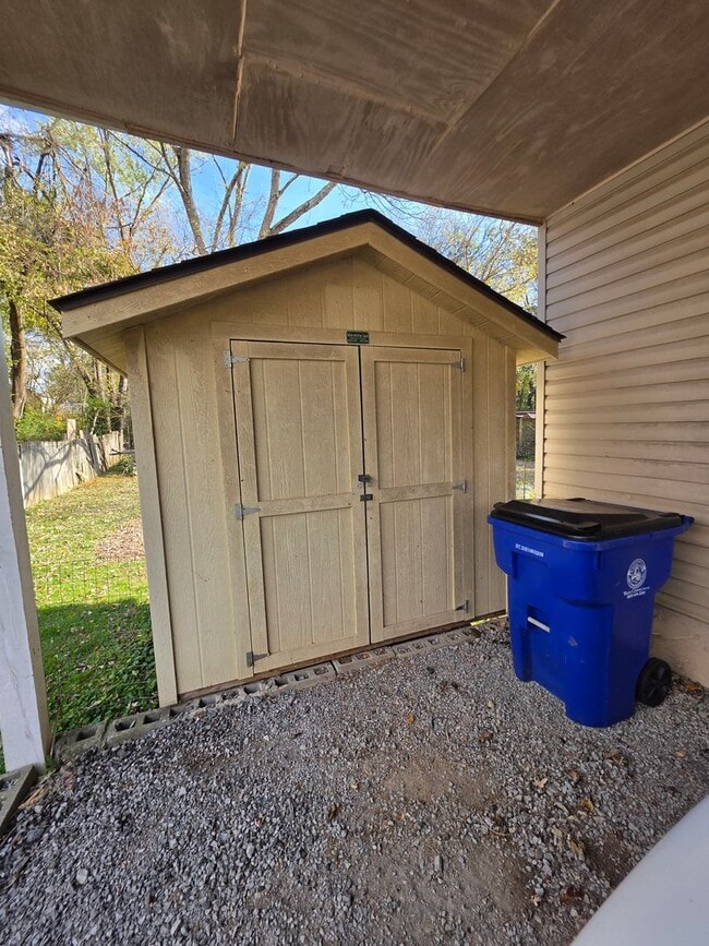 Building Photo - SPECIAL: 1st months rent FREE if lease is signed in December: 2 Bedroom 1 Bath House with storage...