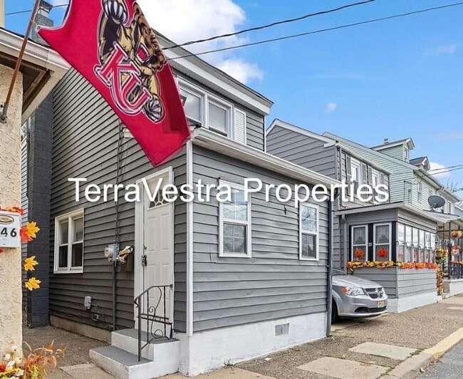 Building Photo - 2 Bed Single Family in Gloucester City! Eligible for $500 Security Deposit.