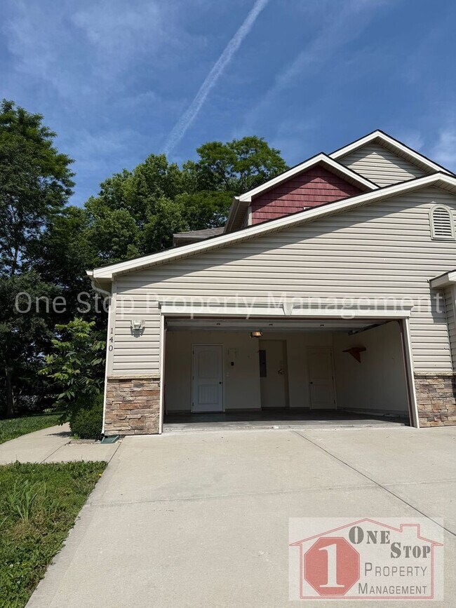 Building Photo - 3-Bedroom, 2.5-Bathroom in Platte City