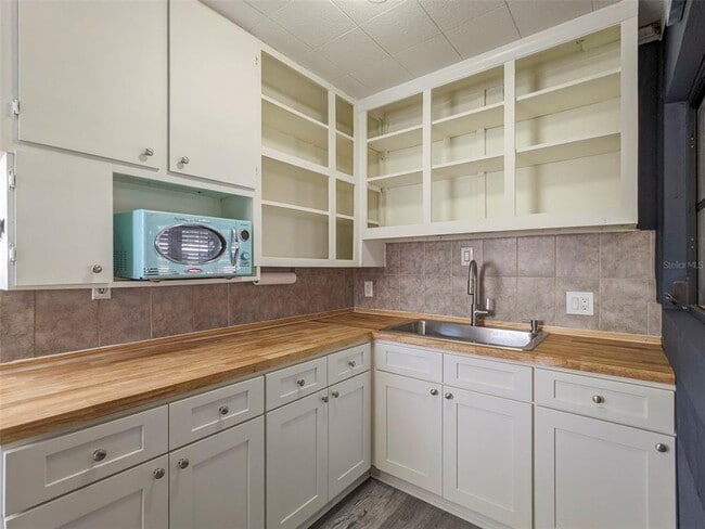 Building Photo - 6504 Lincoln Rd