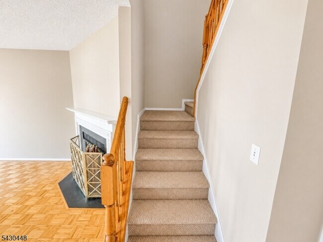Building Photo - 774 Sassafras Ct